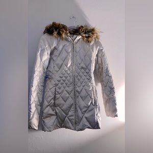 Laundry by Design Quilted Puff Jacket with Faux Fur Trimmed Hood. Cream. Size S